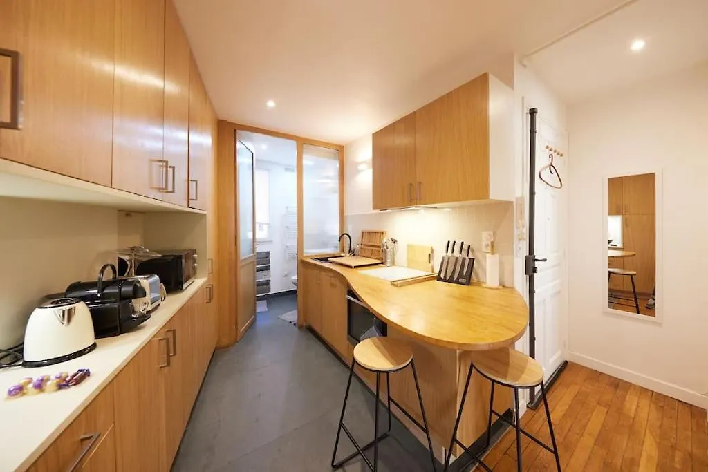 Cosy Close Montmartre Apartment Paris
