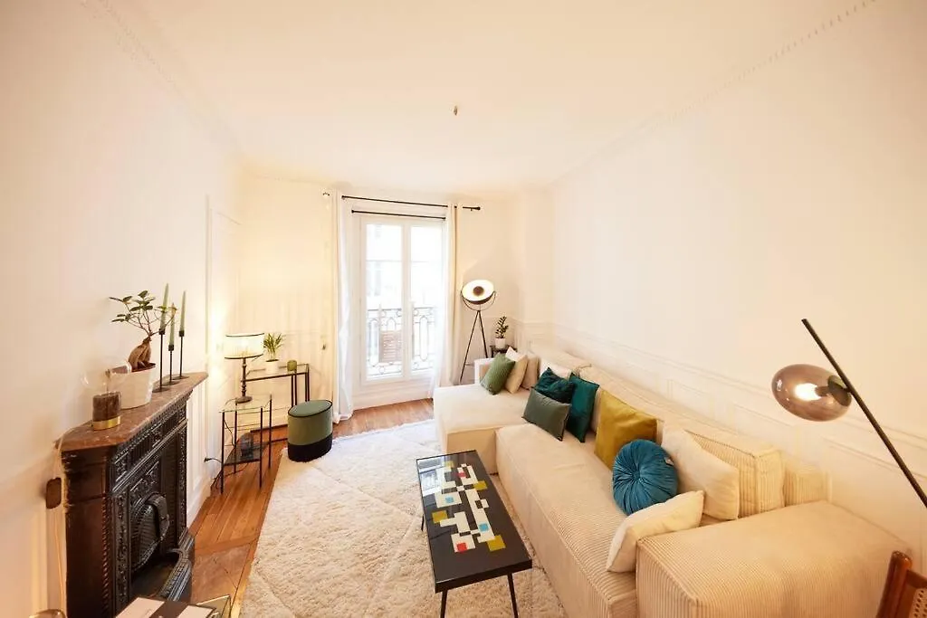 Cosy Close Montmartre Apartment *